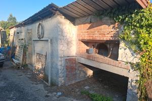 Terreno agricolo con pertinenze di circa 1000 mq 