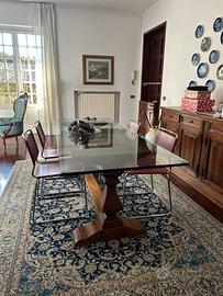 Tavolo da pranzo con base in legno, piano in vetro
