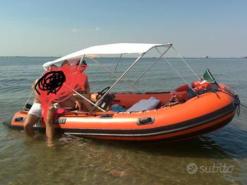 gommone con carrello 