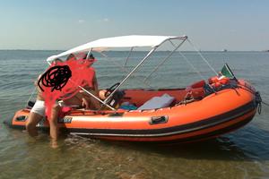 gommone con carrello 