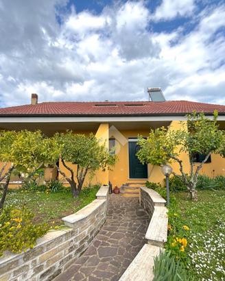 VILLA SINGOLA A GENZANO DI ROMA