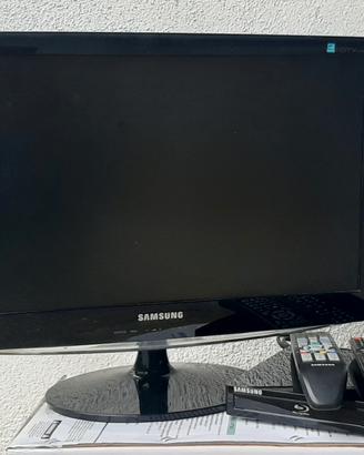 Televisione e lettore Blu Ray Samsung 