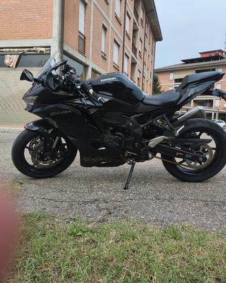Kawasaki zx4r