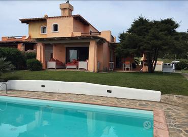 Villa con piscina a Stintino