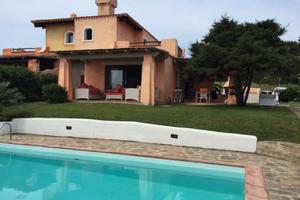 Villa con piscina a Stintino
