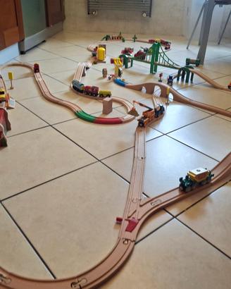 Pista trenino in legno della Brio