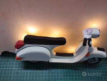 Lampada da muro in legno vespa px