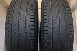 Gomme estive 225 70 R 15 C Michelin Furgone Camper