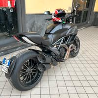 Ducati Diavel Dark 1200 km 16500 (ottobre 2015)