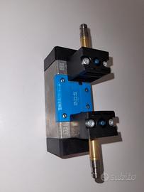 Elettro valvola Festo MN1H-5/3E-D-1-C NUOVA