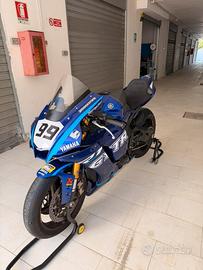 Yamaha R1 GYTR 2024
