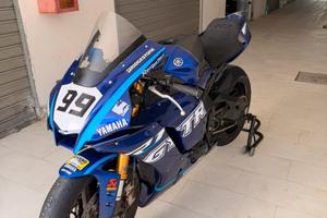 Yamaha R1 GYTR 2024