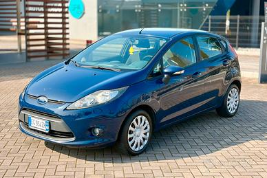 FORD FIESTA 2011 1.2BENZINA EURO5 x NEOPATENTATI