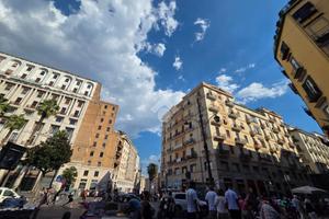 2 LOCALI A NAPOLI