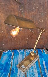Lampada Da Tavolo Vintage In Ottone Base Bachelite