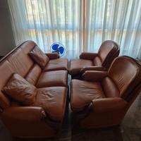Divano e 2 poltrone in pelle