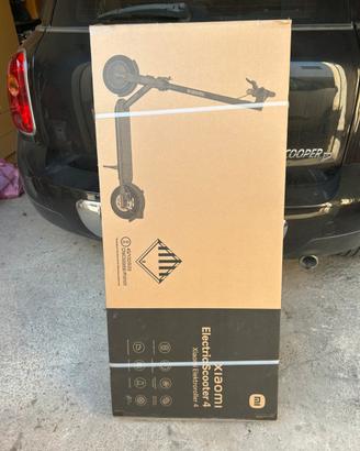 Monopattino elettrico xiaomi scooter 4