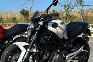 Ducati monster 696