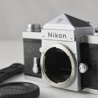NIKON F "EYE LEVEL" SILVER  CON CINGHIA PERFETTA