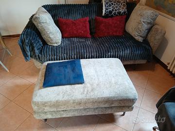 divano quasi nuovo più libreria