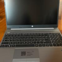 Portatile HP 250 G8 mai usato