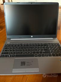 Portatile HP 250 G8 mai usato