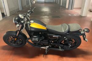Moto Guzzi V9 Bobber (+doppi scarichi)