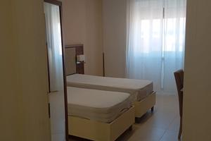 CAMERA con bagno privato in stabile centralissimo