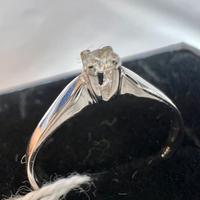 Anello in oro bianco e diamantino 0,10ct