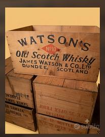 Cassa in legno vintage Watson’s