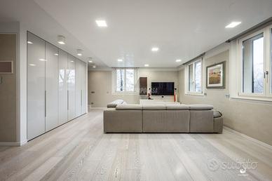 VILLA CON INGRESSO INDIPENDENTE SEMINUOVA