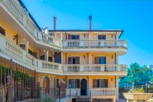 Villa in citta' esclusiva