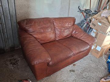 Divano letto due posti in pelle