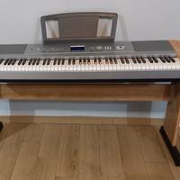 Pianoforte digitale Yamaha PortableGrand DGX-640