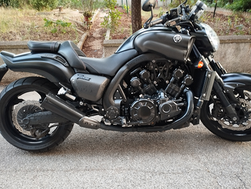 Yamaha vmax 1700 Moto e Scooter In vendita a Brindisi