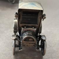 Modellino d’automobile d’epoca