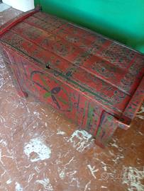 Rara Cassapanca Cassone nunziale  epoca € 300,00