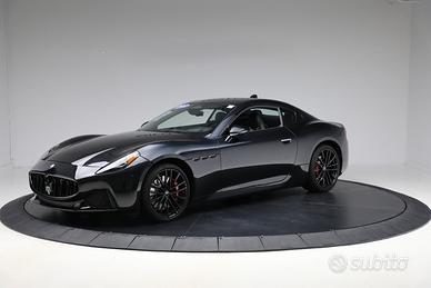 GranTurismo V6 490 CV AWD Modena NOLEGGIO LUNGO TE