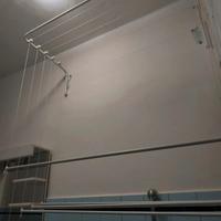 Stendibiancheria da parete saliscendi salva spazio