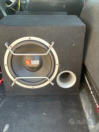 Sub jbl 1000 wattas con amplificatore 2000watts