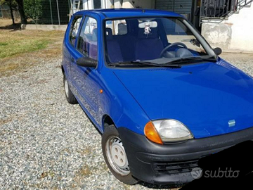 Fiat 600 blu