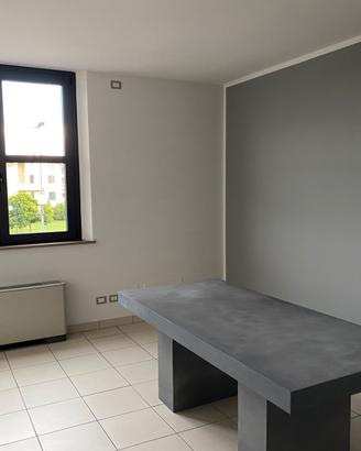 Tavolo effetto cemento