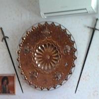 Piatto Persiano lavorato , più spade