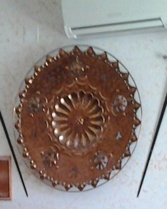 Piatto Persiano lavorato , più spade