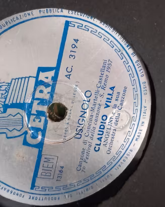 5 album contenti una cinquantina di 78 giri