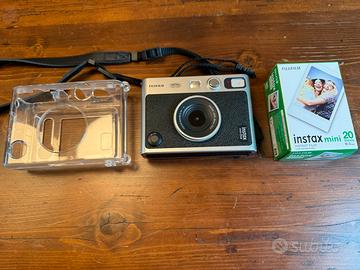 Fotocamera istantanea Fujifilm instax mini Evo