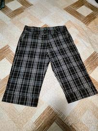 pantaloni corti 