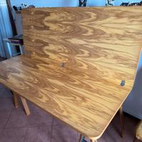 Tavolo da lavoro in legno