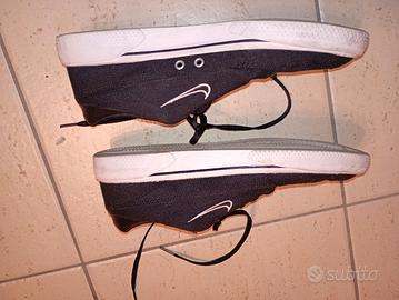 Scarpe Nike di tela taglia 42.5
