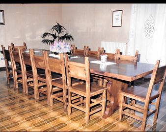 tavolo con sedie di quercia